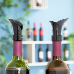 Zamašek za vino z aeratorjem