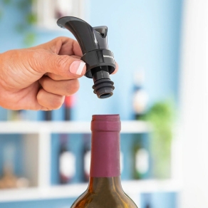 Zamašek za vino z aeratorjem
