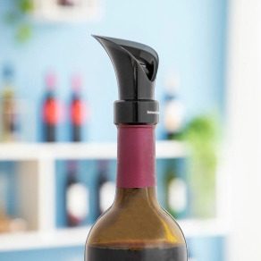 Zamašek za vino z aeratorjem