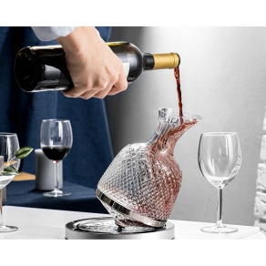 Vrtljivi dekanter za vino